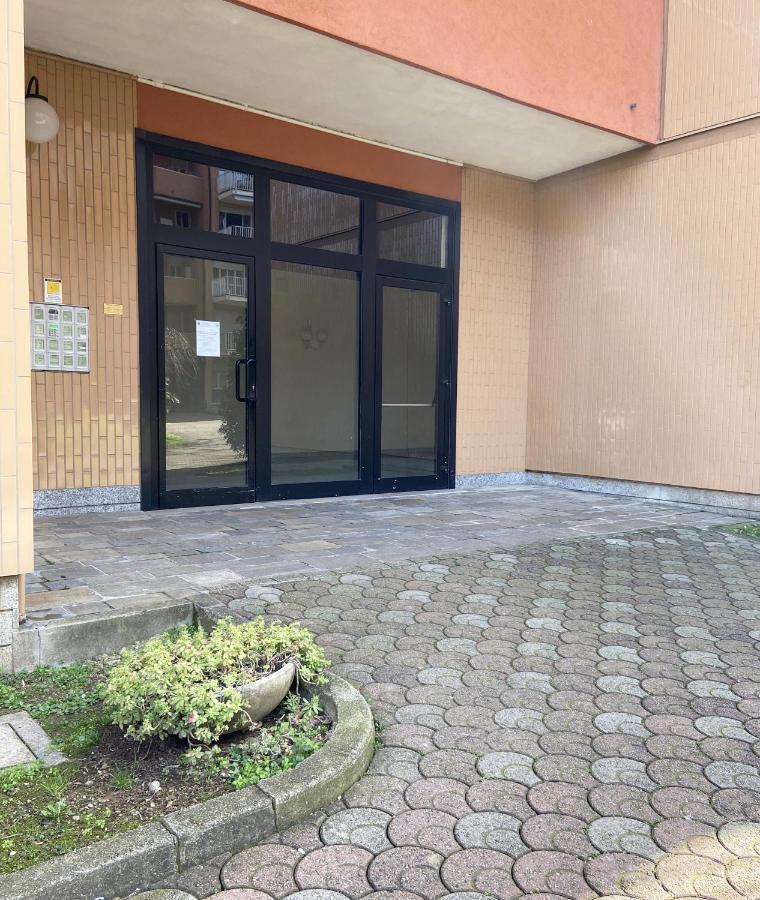 Casa Di Laura Mono E Bilo Di Fronte Ospedale San Raffaele Apartment Segrate Ngoại thất bức ảnh